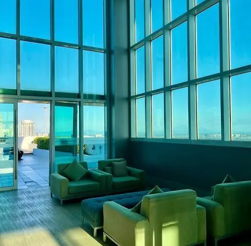 Modern 2br In Makati! Netflix Wi-fi Pool Apartment