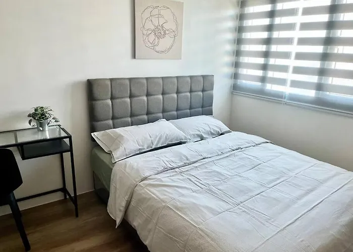 Apartment Modern 2br In Makati! Netflix Wi-fi Pool