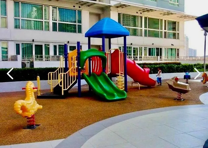 Apartment Modern 2br In Makati! Netflix Wi-fi Pool Manila