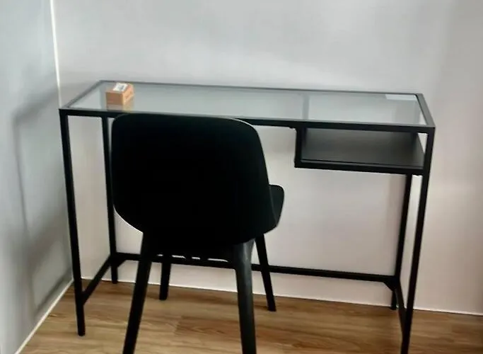 Modern 2br In Makati! Netflix Wi-fi Pool * Manila