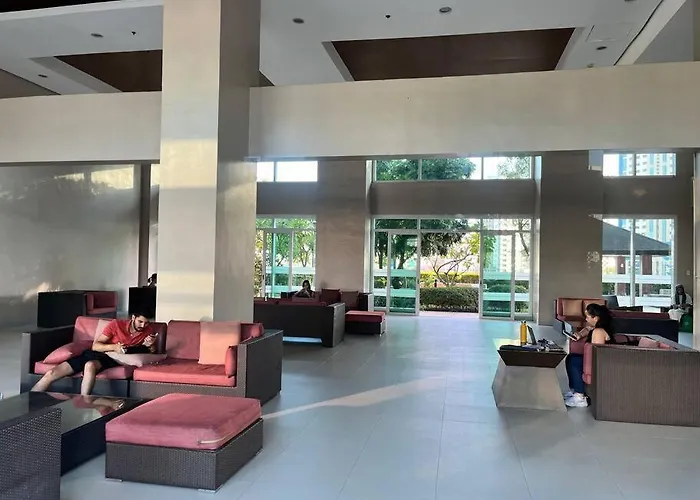 Apartment Modern 2br In Makati! Netflix Wi-fi Pool Manila