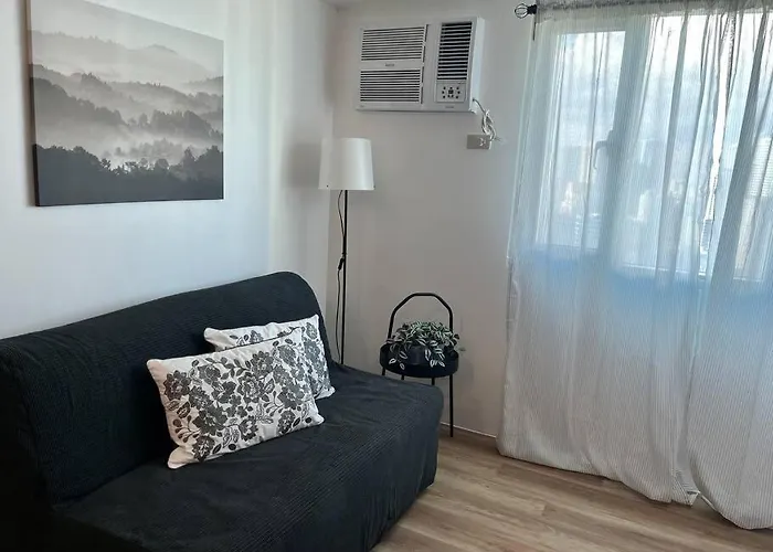 Modern 2br In Makati! Netflix Wi-fi Pool Manila