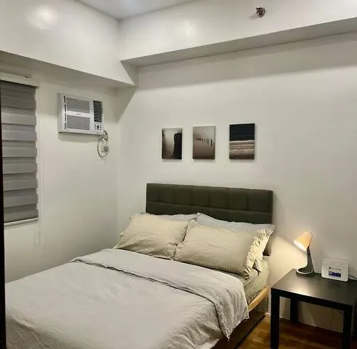 Apartment Modern 2br In Makati! Netflix Wi-fi Pool Manila
