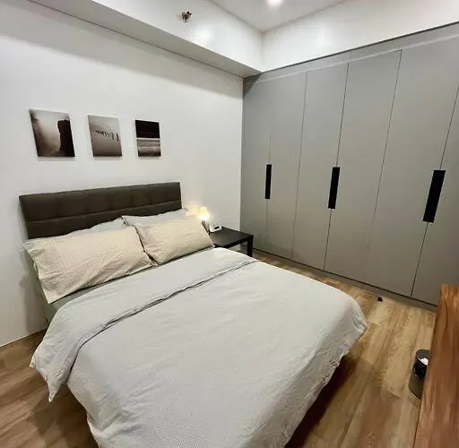 Modern 2br In Makati! Netflix Wi-fi Pool