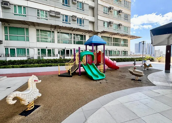 Modern 2br In Makati! Netflix Wi-fi Pool * Manila