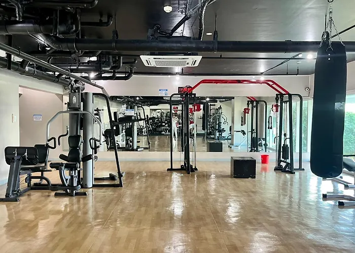 Modern 2br In Makati! Netflix Wi-fi Pool Manila