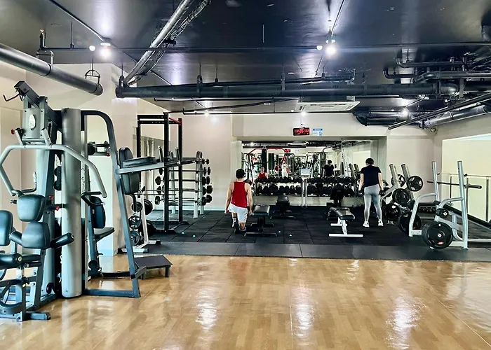 Modern 2br In Makati! Netflix Wi-fi Pool Manila