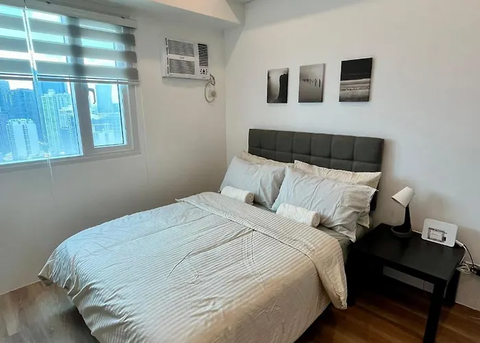 Modern 2br In Makati! Netflix Wi-fi Pool * Manila